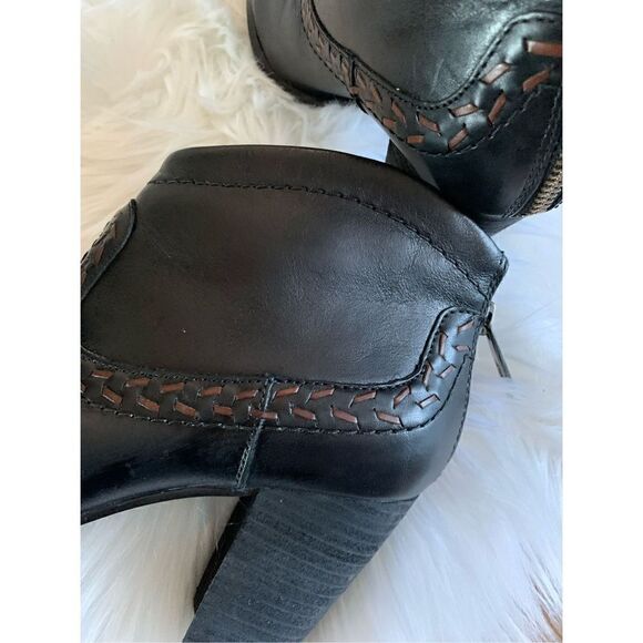 UGG black booties size 6.5 - Picture 3 of 7